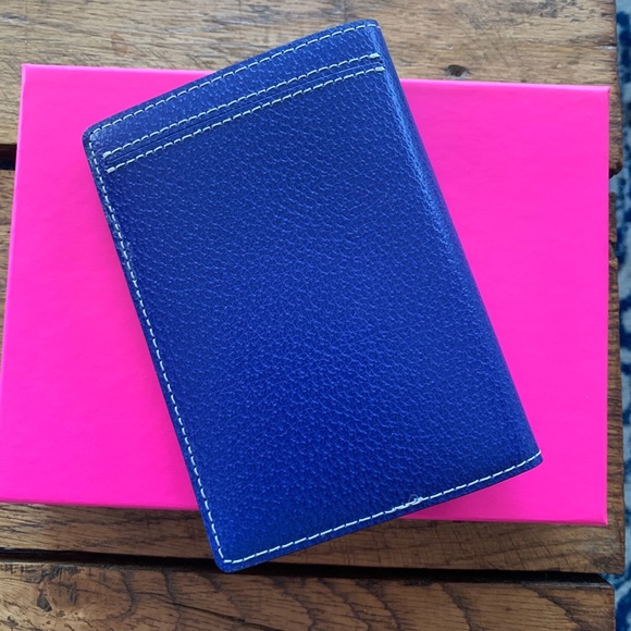 LAST ONE! RARE! Kate Spade Passport Holder in GIFT BOX! NWT! - Picture 2 of 12